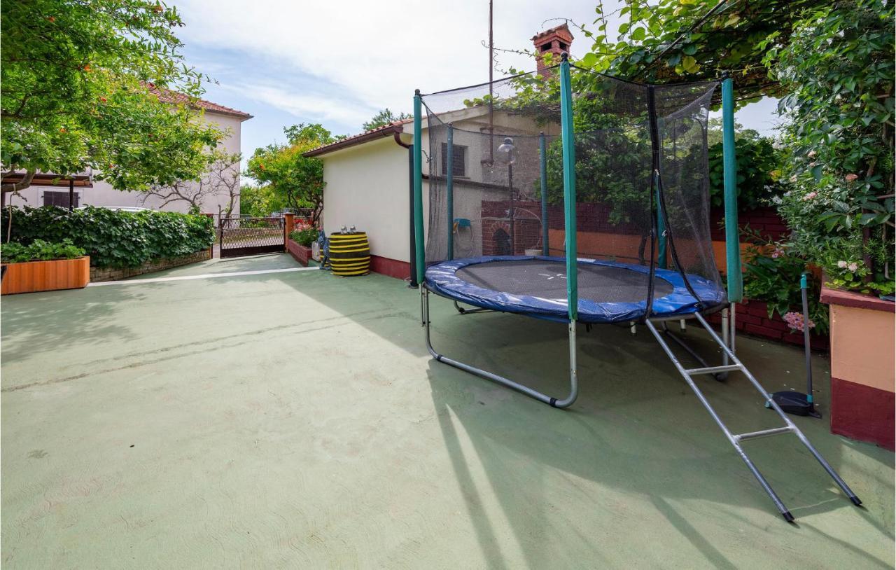 1 Bedroom Amazing Apartment In Peruški 外观 照片