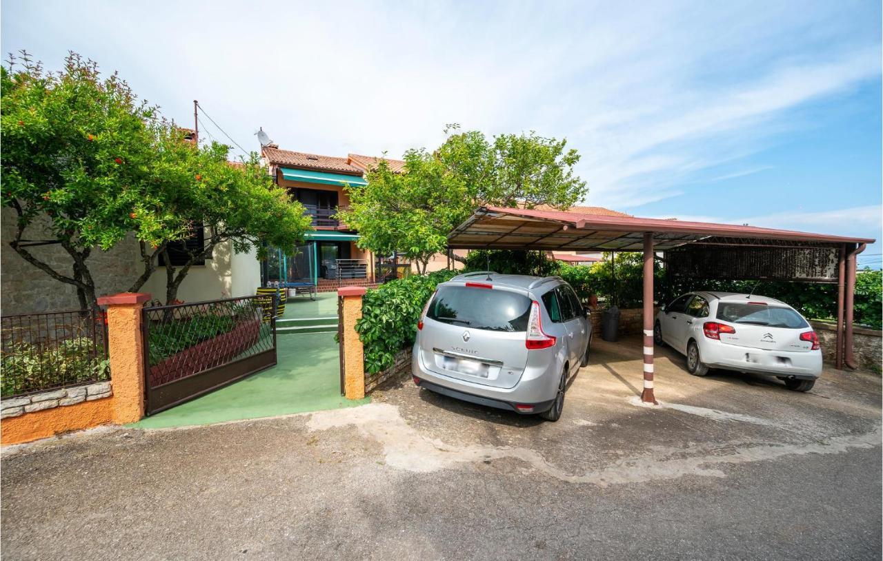 1 Bedroom Amazing Apartment In Peruški 外观 照片