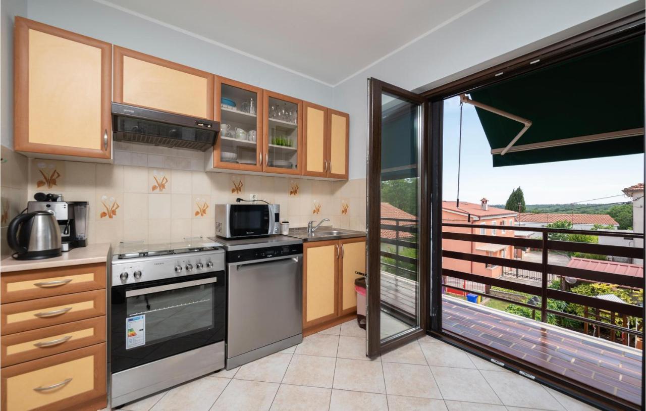1 Bedroom Amazing Apartment In Peruški 外观 照片