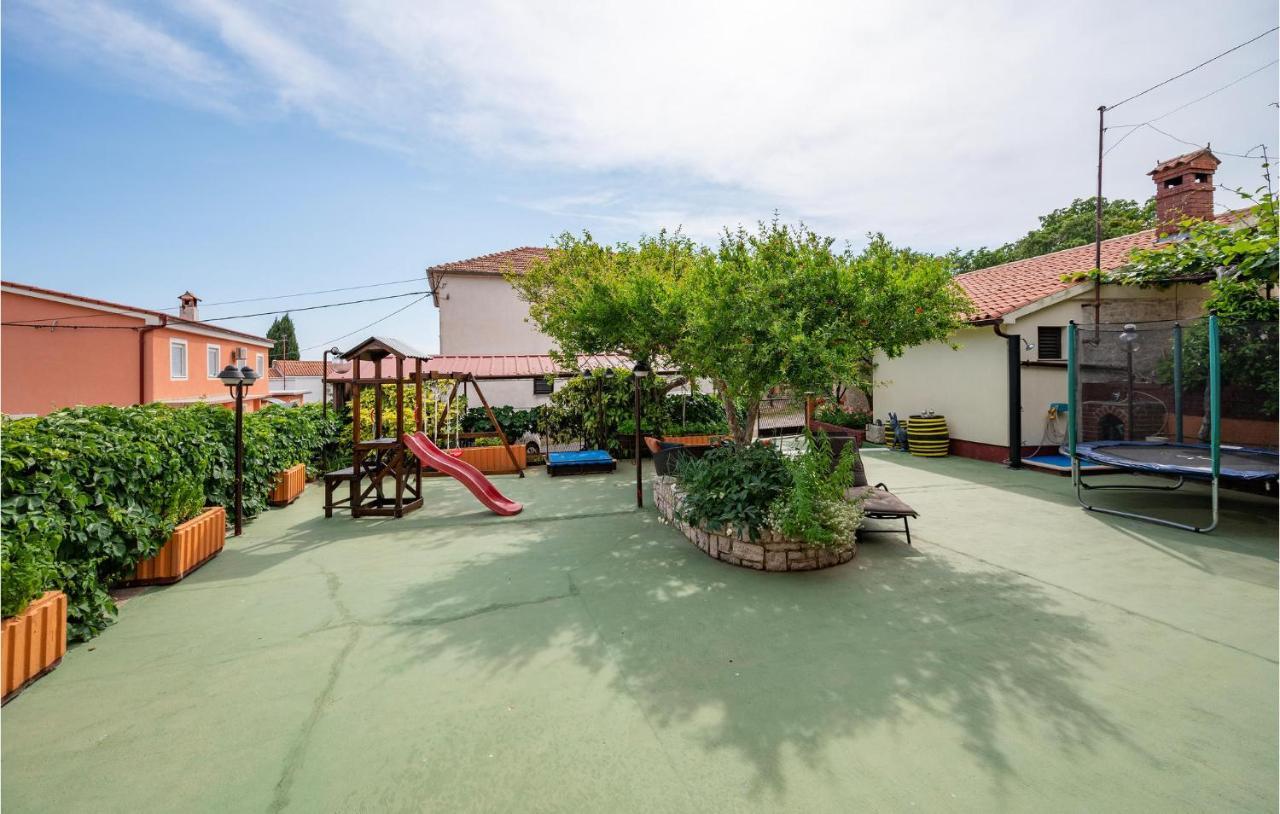 1 Bedroom Amazing Apartment In Peruški 外观 照片